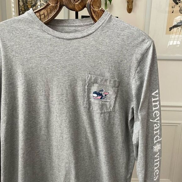 Vineyard Vines Winter Snow Whale Logo Long Sleeve Tshirt M - Picture 1 of 7